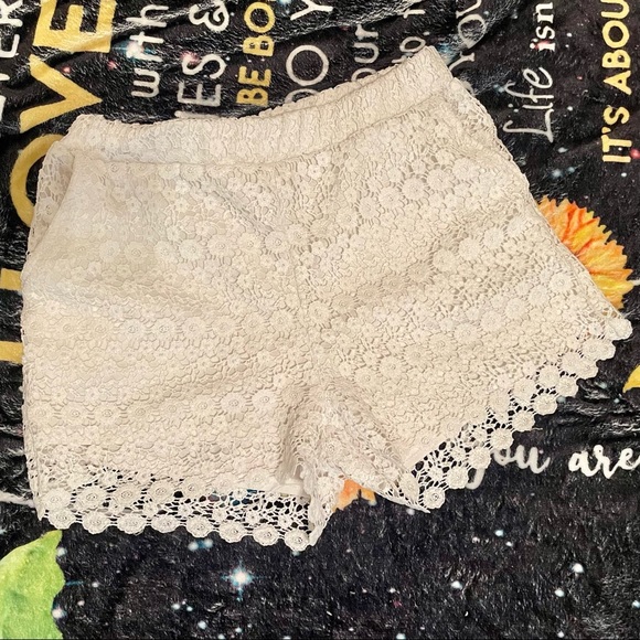 Saks Fifth Ave Lace Shorts - Picture 2 of 4